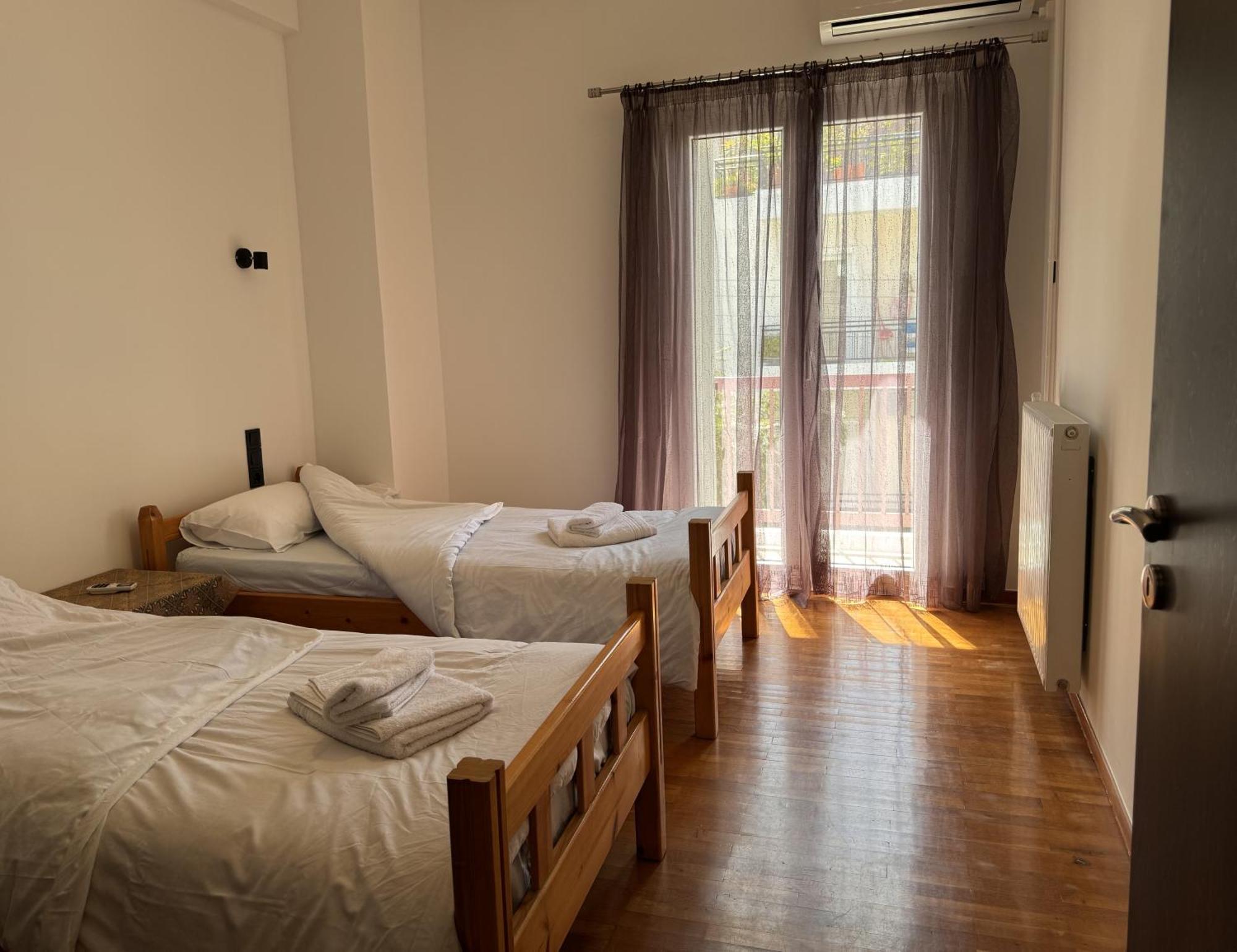 Navaro Apartments Patras Extérieur photo