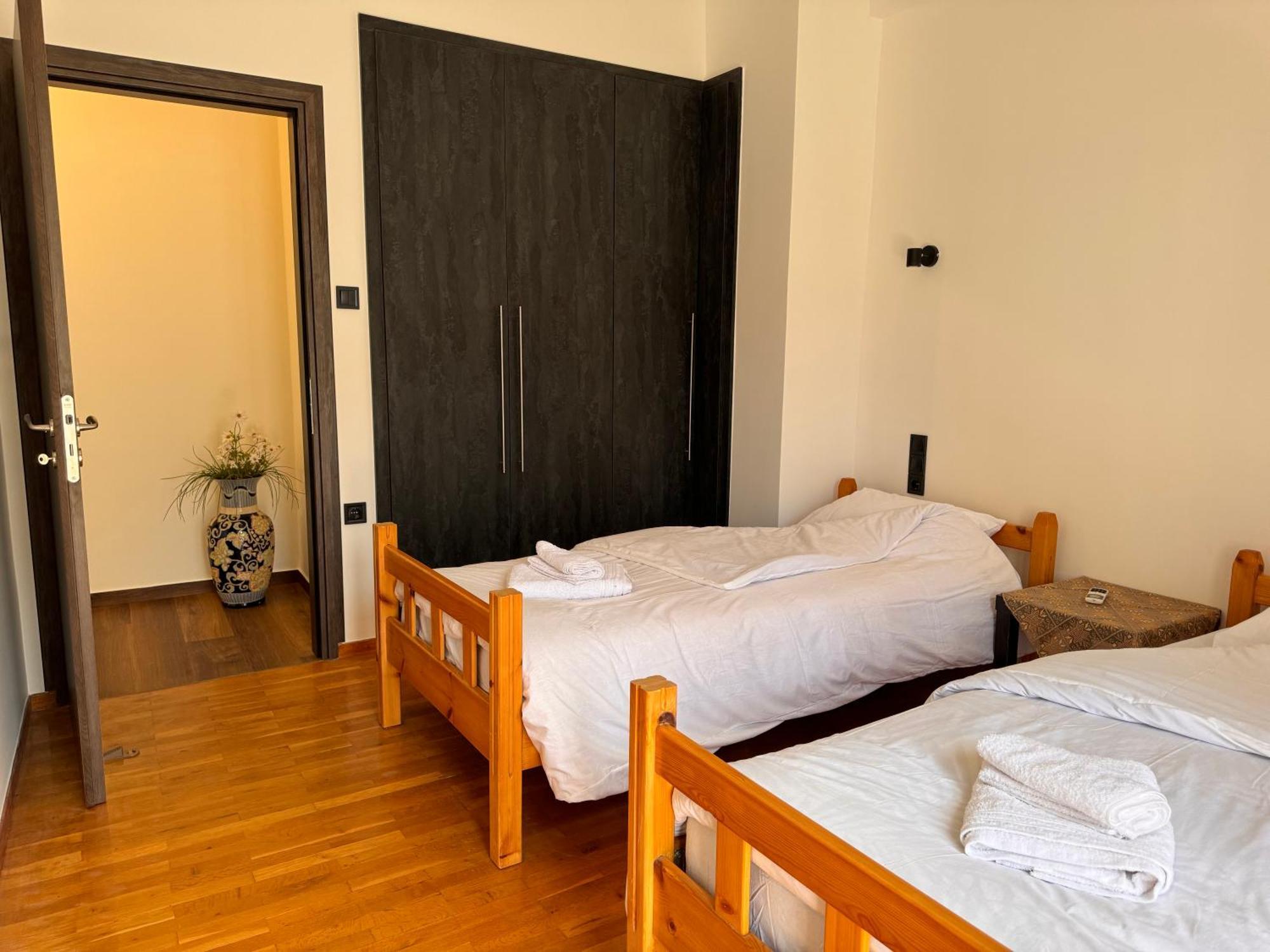 Navaro Apartments Patras Extérieur photo