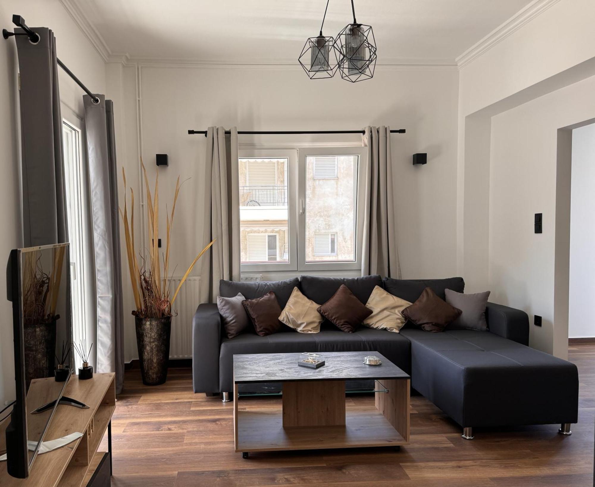 Navaro Apartments Patras Extérieur photo