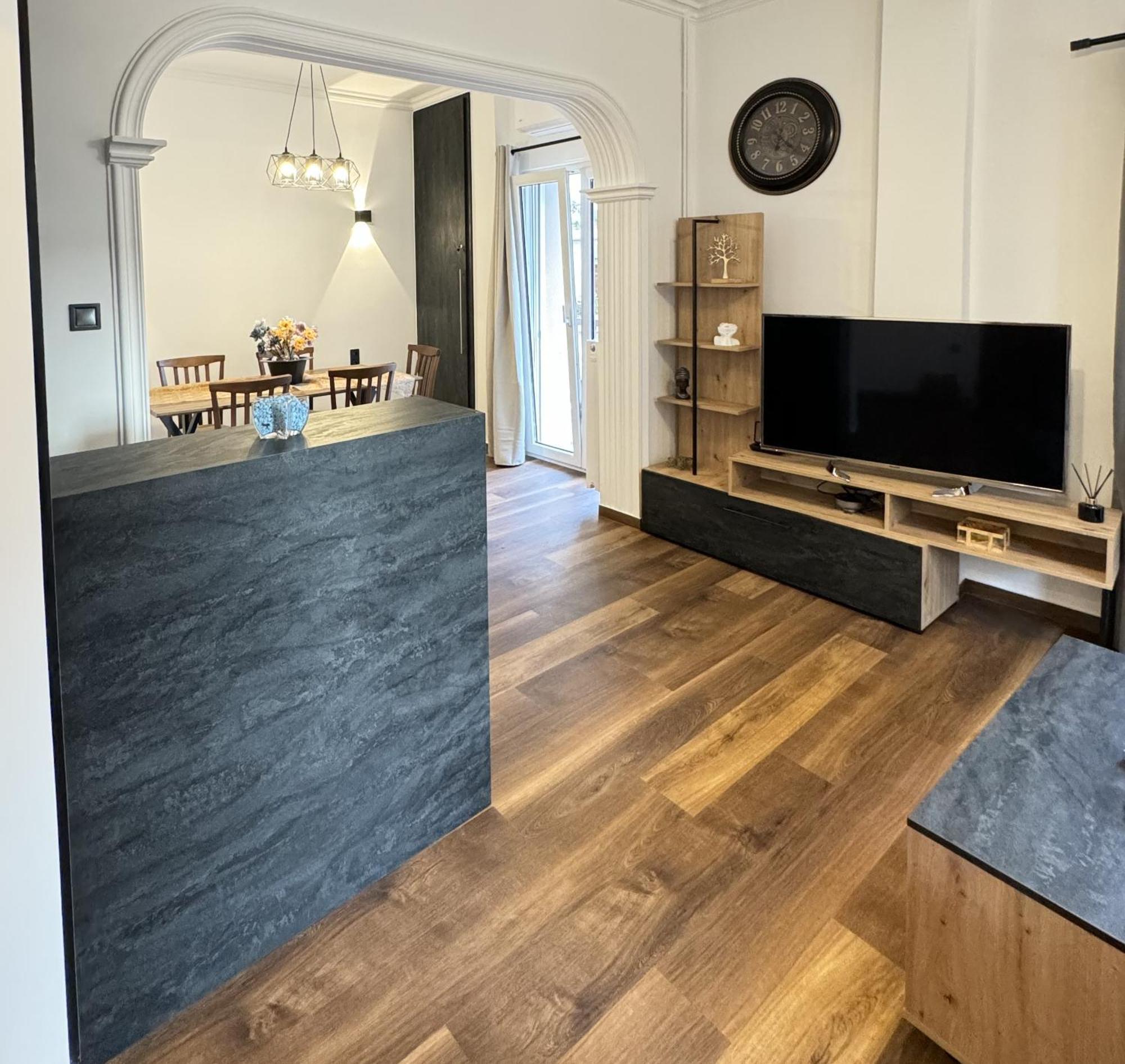 Navaro Apartments Patras Extérieur photo